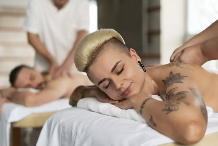 Prendre rendez-vous pour un massage des 5 continents, Entre-Deux, L'Anessence Divine 432